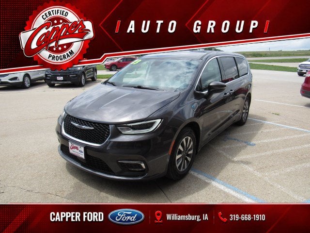 2023 Chrysler Pacifica Hybrid Touring L in Granite Crystal Metallic Clearcoat — front three-quarter view
